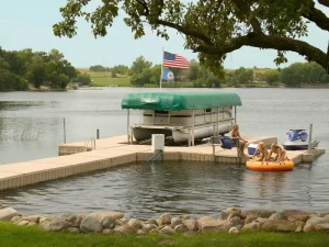 Advantages of Choosing Floating Docks for a Waterfront Haven